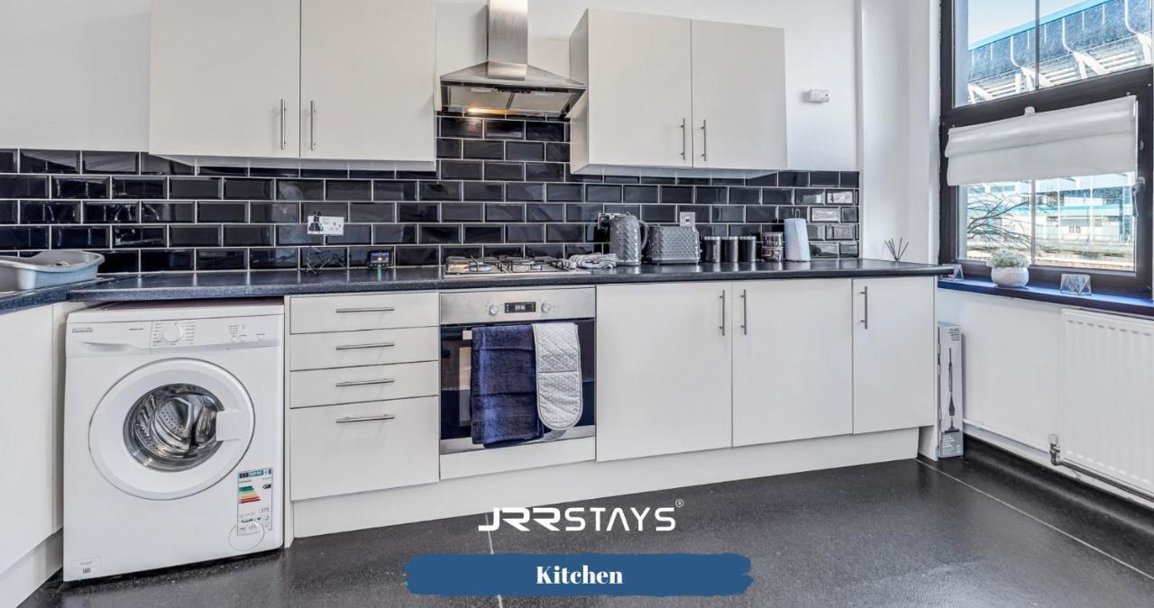 Cardiff Stylish 2 Bedroom Sleeps 6 Wi-Fi - Jrr Stays Εξωτερικό φωτογραφία